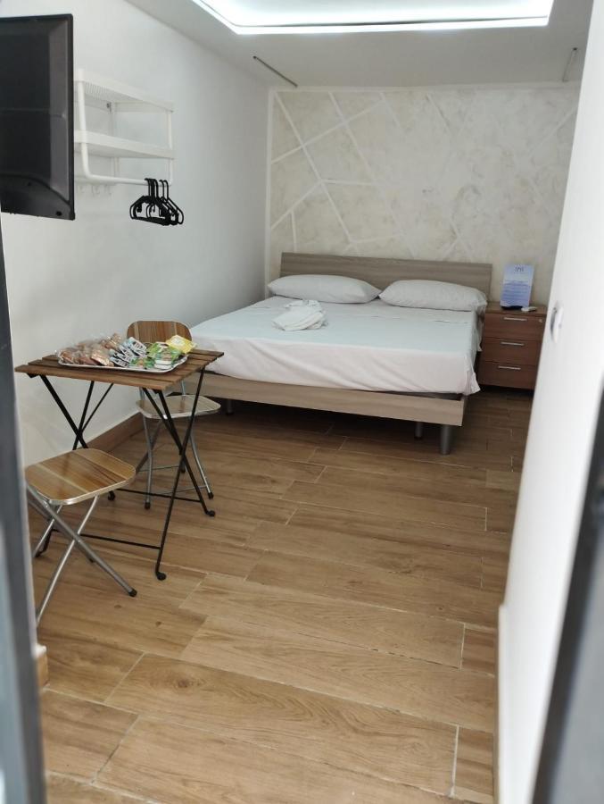 Casa Nina- Camera Ischia Apartment Napoli Bagian luar foto
